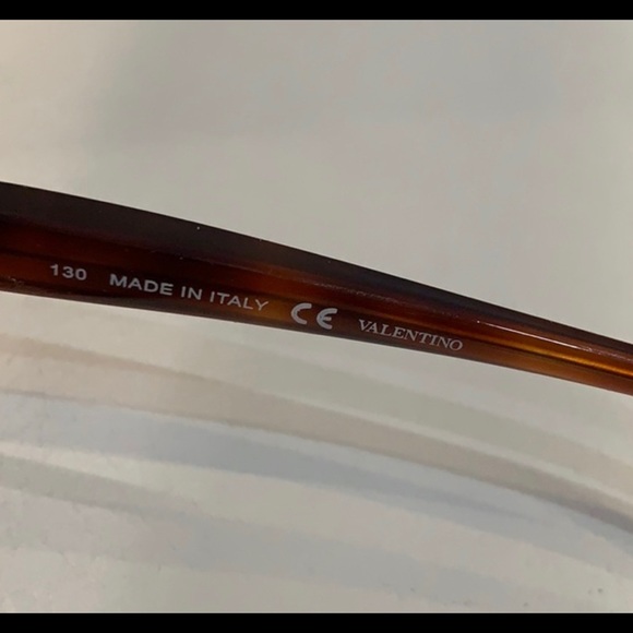 100% Authentic Valentino Sunglasses - Picture 6 of 11